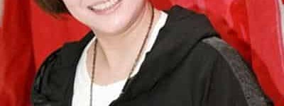 胡美仪【中国香港

著名歌影视及舞台艺术工作者，著名粤曲歌手】 – 人物百科