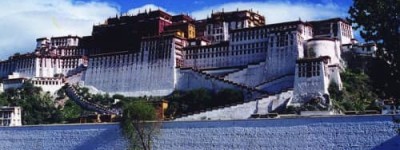 西藏布达拉宫的资料简介（拉萨布达拉宫有什么样的地位）_民俗文化 菊江历史网