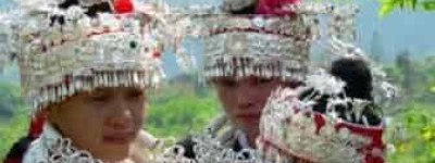 苗族人佩戴的银饰究竟是怎样加工出来的_民俗文化 菊江历史网