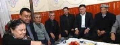 去维吾尔族家庭做客都需要注意些什么呢_民俗文化 菊江历史网