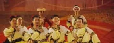 维吾尔族舞蹈，维吾尔族传统的“赛乃姆舞蹈”_民俗文化 菊江历史网