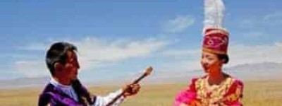 哈萨克族民歌简介，哈萨克族的阿依特斯 菊江历史网