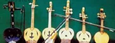 哈萨克族的传统乐器都是怎么演奏的 菊江历史网