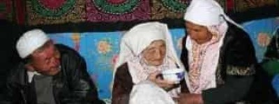 哈萨克族医生是怎样用特殊手法治病的 菊江历史网