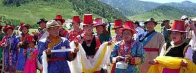 裕固族的传统待客礼俗是怎样的，裕固族好客吗 菊江历史网