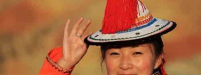裕固族红缨帽子的由来，裕固族女子为什么要戴帽子 菊江历史网