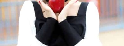 安崎【原名陈雅馨，中国内地流行乐女歌手，女子演唱组合Hickey喜祺成员】 – 人物百科