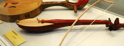 碧约牛腿琴是如何制作的，有哪些传统曲目呢_民俗文化 菊江历史网