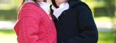 朵朵果果【超人气双胞胎姐妹，姐姐李易霏，妹妹李昂融，女演员】 – 人物百科