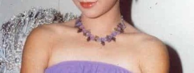 翁美玲【中国香港女演员、歌手、纺织设计师】 – 人物百科