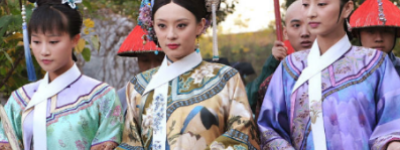 清宫妃子身强体壮，为何需要被别人扶着走？背后的原因令人唏嘘！_稗官野史 菊江历史网