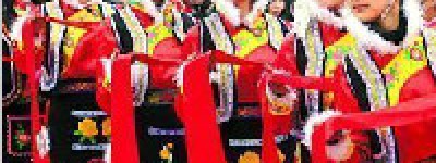 羌族羌红与藏族的哈达有什么异同？羌族羌红与藏族的哈达特点简介_民俗文化 菊江历史网