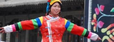 土族服饰 土族服饰为何有很多种颜色_民俗文化 菊江历史网