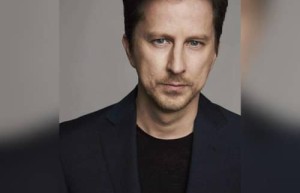 李·恩格里比【英国男演员，代表作《哈利·波特与阿兹卡班的囚徒》】 – 人物百科