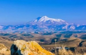 欧洲的最高峰（厄尔布鲁士山，海拔5642米，休眠火山）_世界近代史 菊江历史网