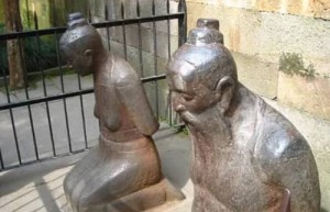 秦桧夫妇为什么是千古罪人？陷害岳飞（至今令人唾弃）_宋朝历史 菊江历史网