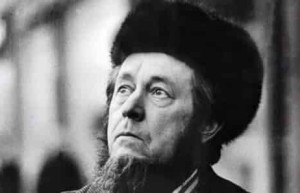 索尔仁尼琴生平，索尔仁尼琴被剥夺公民身份_世界近代史 菊江历史网