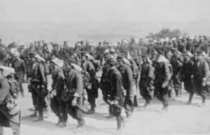 日本士兵军帽上的两块垂布是谁发明的？它们有什么作用？_世界近代史 菊江历史网