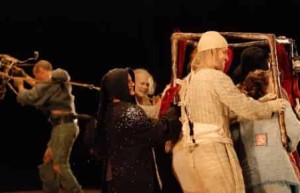 戏剧家列文《安魂曲》的舞台艺术 菊江历史网