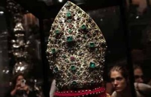 作为宗教和权力的产物，祖母绿为何被称作欧洲宝石文化的源头_世界古代史 菊江历史网