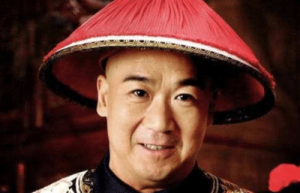 和珅和纪晓岚哪个官大：和珅(被封为一等忠襄公和文华殿大学士)_清朝历史 菊江历史网