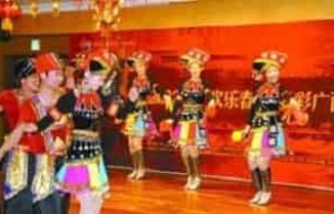 壮族板鞋舞，为何说“板鞋舞”是壮族最奇葩的舞蹈_民俗文化 菊江历史网