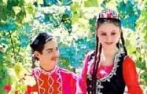 维吾尔族人为什么喜爱数字“九”和“红颜色”_民俗文化 菊江历史网