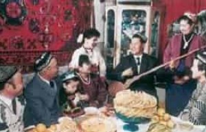 为何维吾尔族的男子和女子有着不同的礼节_民俗文化 菊江历史网