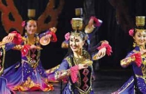 蒙古族舞蹈，蒙古族的顶碗舞有什么特色_民俗文化 菊江历史网