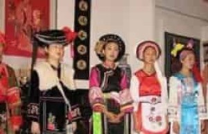 白族服饰，白族姑娘戴凤凰帽有啥传说_民俗文化 菊江历史网