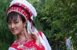 为何说白族服饰是充满风花雪月的色彩_民俗文化 菊江历史网