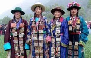 藏族服饰，藏族服饰有哪些特点_民俗文化 菊江历史网