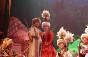 什么是哈萨克族阿肯弹唱，其又有何风格 菊江历史网