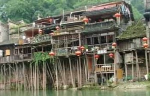 布依族建筑，布依族建筑为什么多为依山傍水 菊江历史网