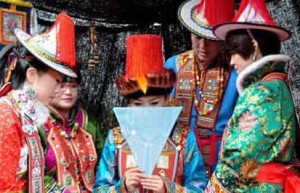 裕固族结婚习俗，裕固族传统婚礼习俗 菊江历史网