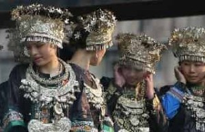 侗族服饰，侗族不同地区的服饰有什么特点 菊江历史网