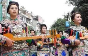 侗族银饰，侗族的银饰在民族生活中有什么作用 菊江历史网