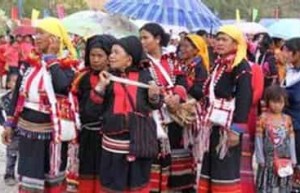 德昂族舞蹈，德昂族象脚鼓舞与短脚鼓舞的特点 菊江历史网