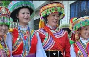 傈僳族服饰，傈僳族女子的服饰有什么特点 菊江历史网