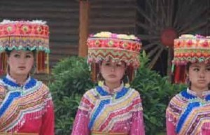 傈僳族服饰，傈僳族女装的头饰有什么特点 菊江历史网