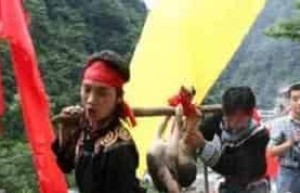 羌族祭山会，羌族为什么用狗和鸡来祭山 菊江历史网