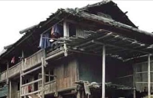仡佬族建筑，干栏式建筑的特点是什么 菊江历史网
