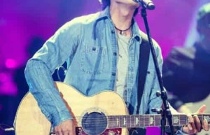 赵雷【中国内地著名民谣男歌手、唱作人、音乐人】 – 人物百科