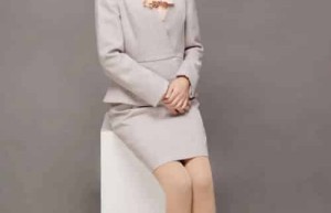 董丽娜【中国传媒大学第一位盲人硕士研究生】 – 人物百科