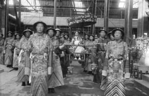 太监在腰间围毛巾是什么原因_稗官野史 菊江历史网