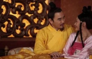 史上第一荒淫皇帝（后梁朱温让儿媳妇轮流侍寝）_帝王野史 菊江历史网