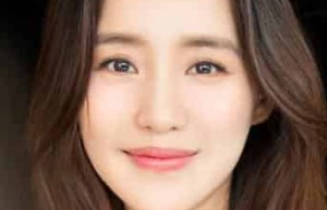 王智【原名王紫瑄，中国内地女演员、新生代功夫女星】 – 人物百科