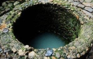 中国寓言故事之狂泉，这篇寓言揭露了什么道理_民俗文化 菊江历史网