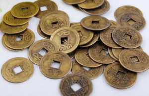 古代的铜钱是谁发明的，为何是外圆内方的造型呢_民俗文化 菊江历史网