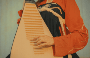 柳琴是什么样的乐器，与琵琶有什么不同_民俗文化 菊江历史网